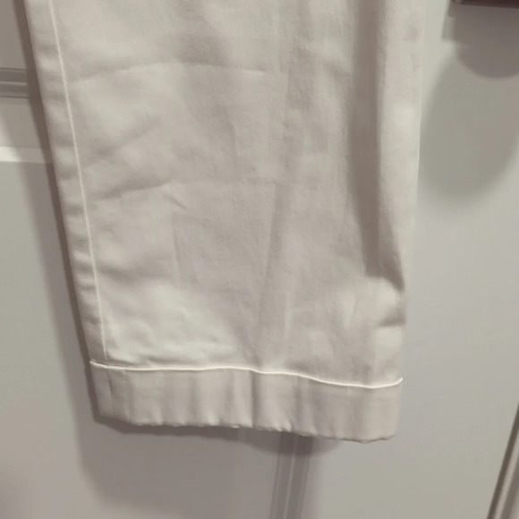 The Limited Drew Fit White Capri Pants - Picture 4 of 5